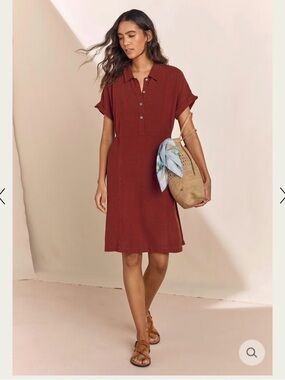 Poetry COLLARED SHORT DRESS
viscose & linen size 12 Garnet Classic